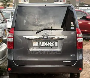 Toyota Noah 2.0 143hp FWD (7 Seater) 2012 Gray
