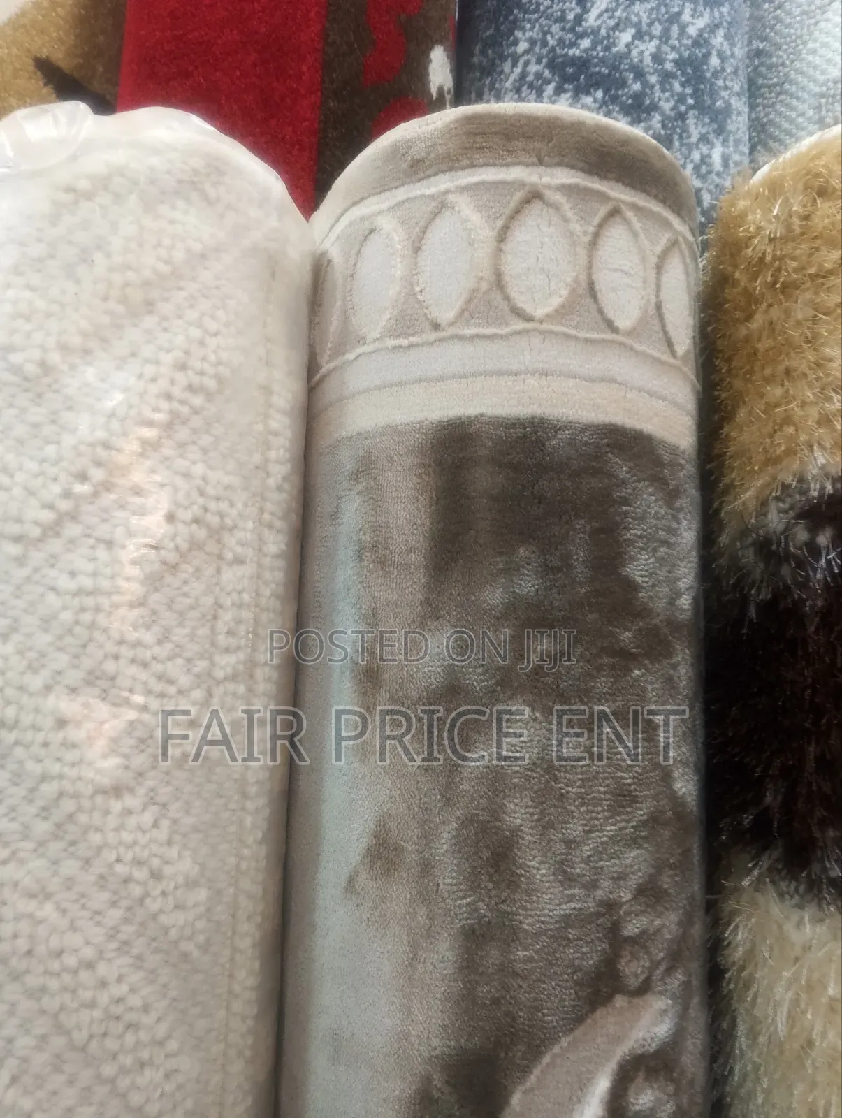 Center Carpets. 2x3 Metres.( Black and Gray)