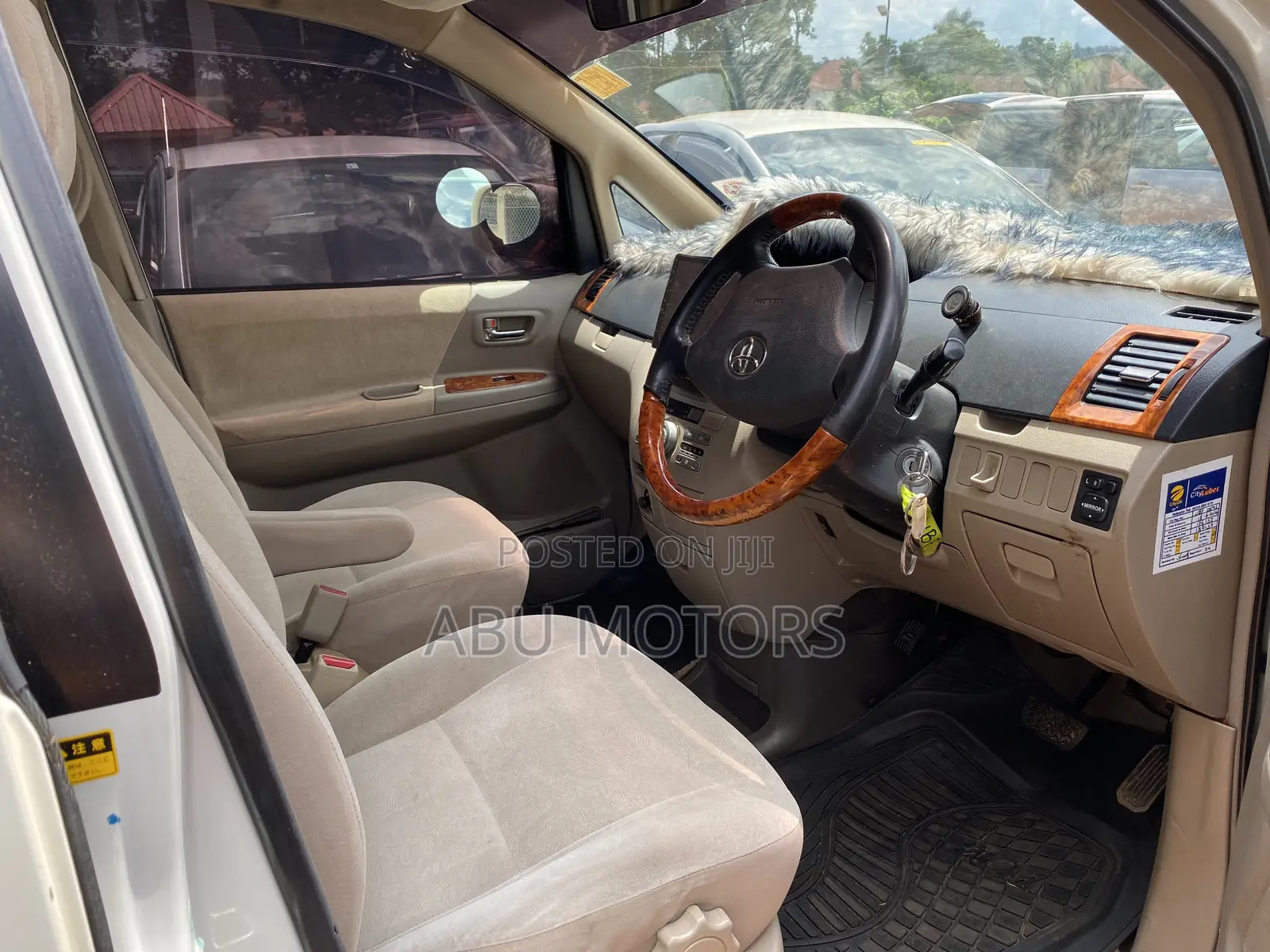 Toyota Noah 2006 White