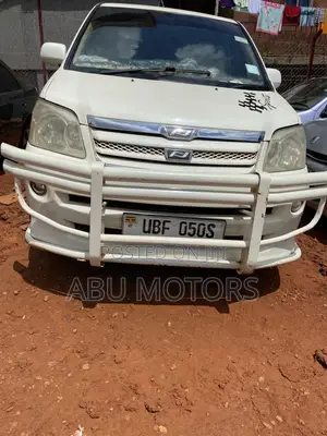 Toyota Noah 2006 White