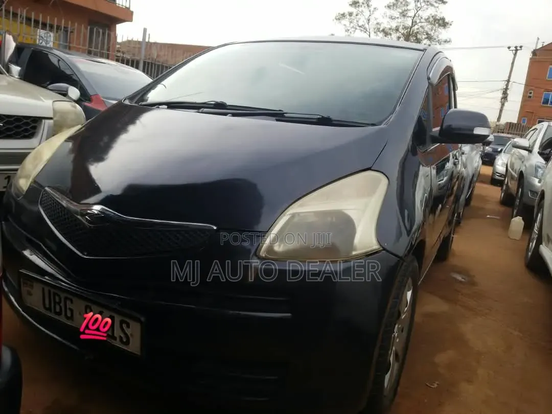 Toyota Ractis 2005 Black