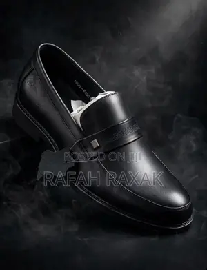 Men’s Classic Black Slip-on Clarks Leather Loafers