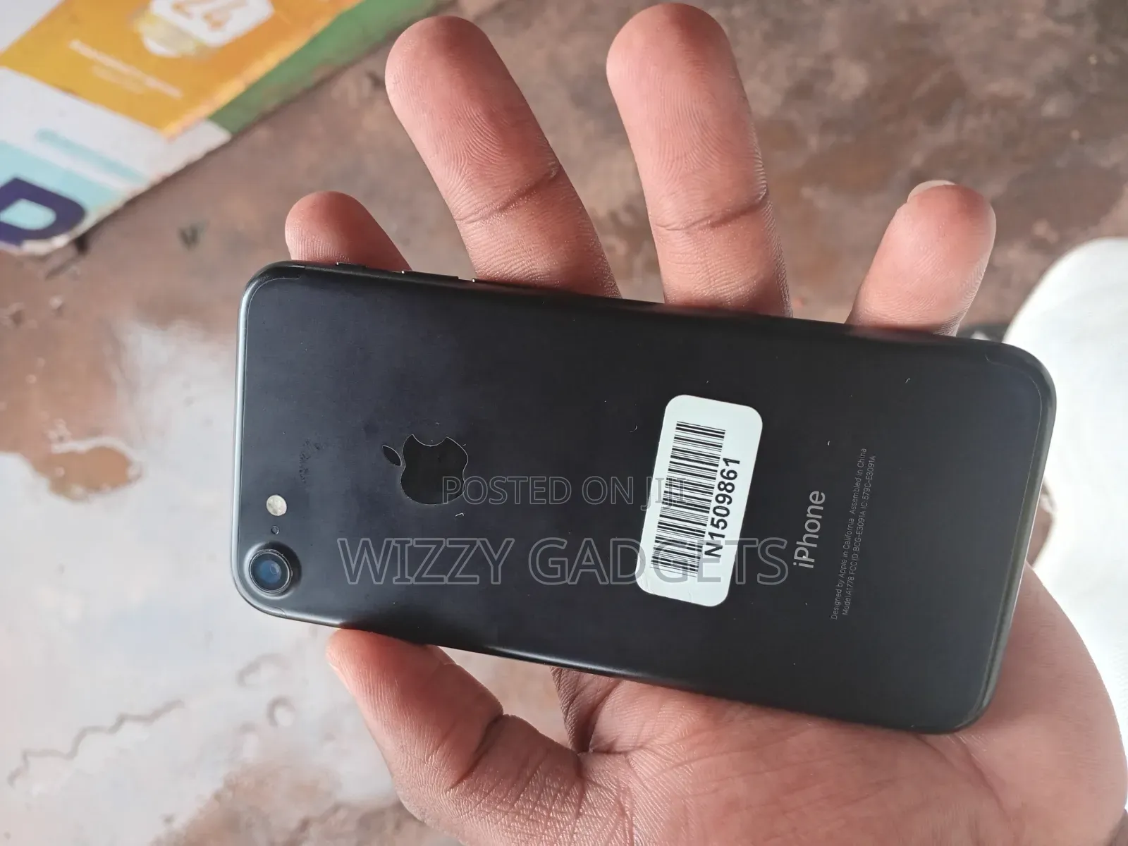 New Apple iPhone 7 32 GB Black