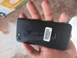New Apple iPhone 7 32 GB Black