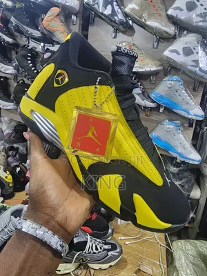 Air Jordan 14 Retro. Thunder, Black, Cream