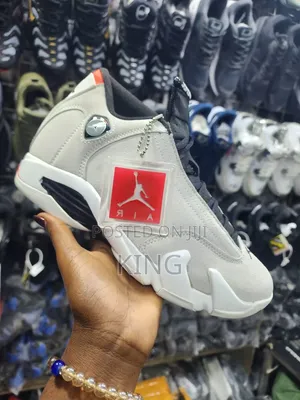 Air Jordan 14 Retro. Thunder, Black, Cream