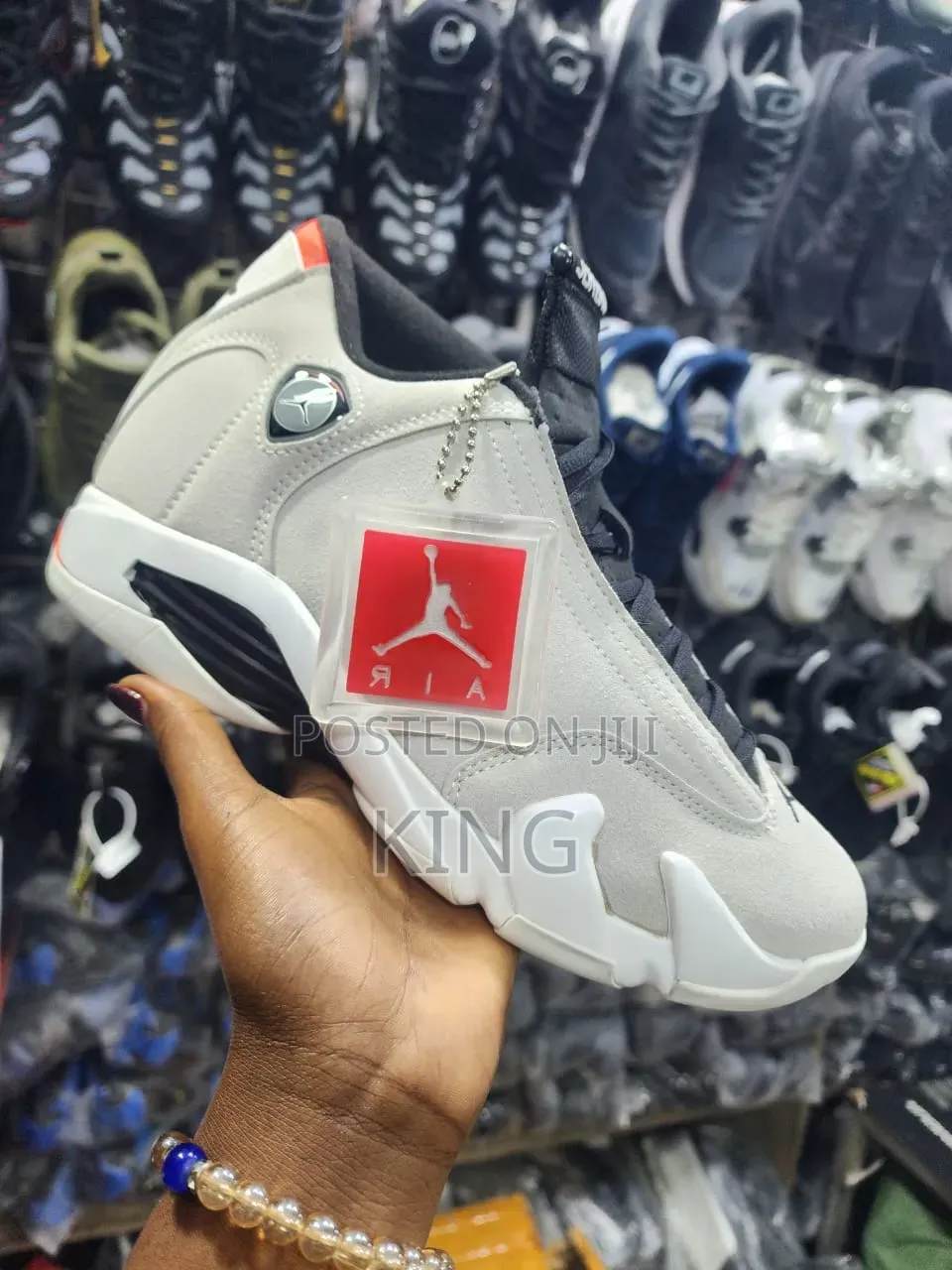 Air Jordan 14 Retro. Thunder, Black, Cream