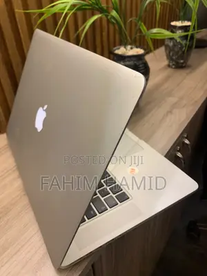 Laptop Apple MacBook Pro 2015 8GB Intel Core i5 SSD 128GB