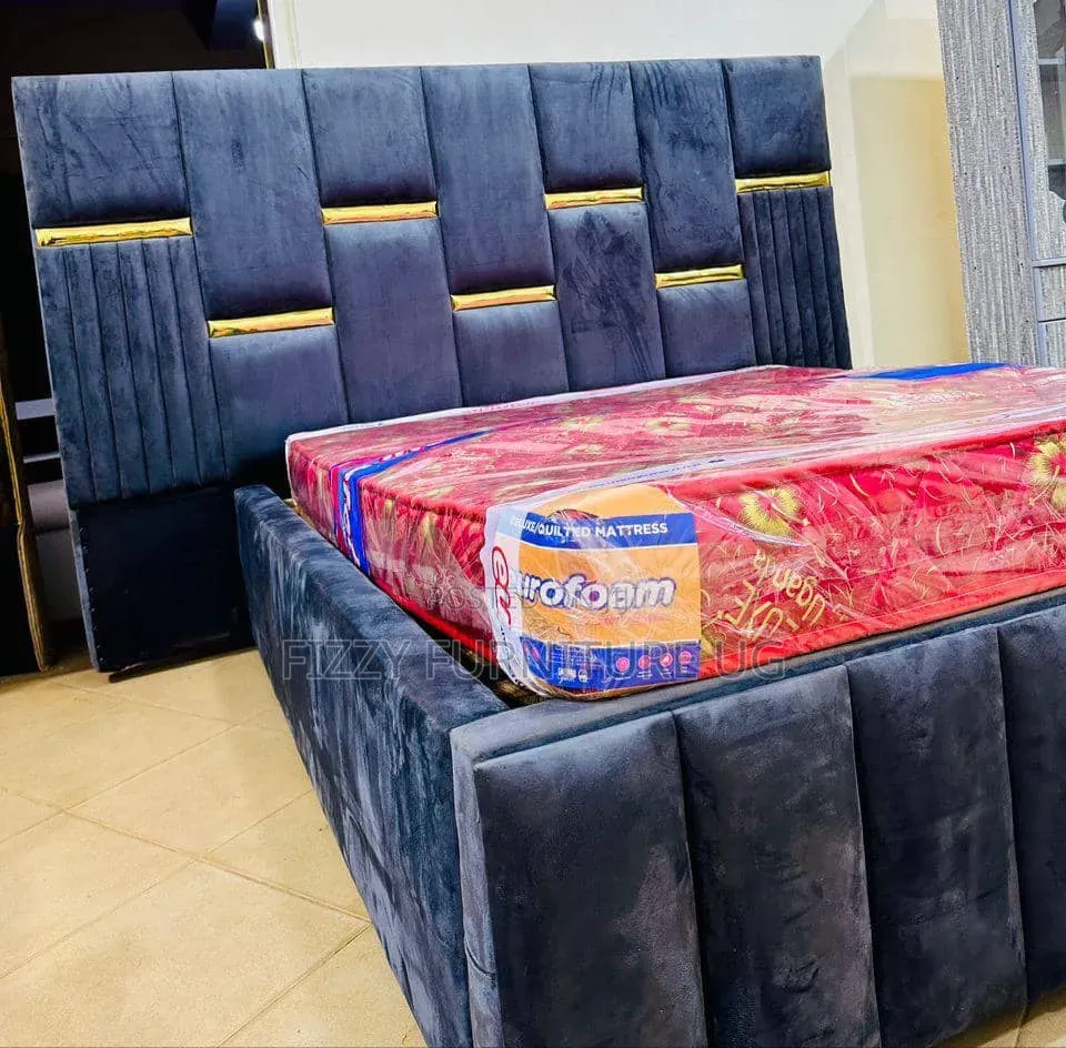 Bed 6x6 in Gray Color