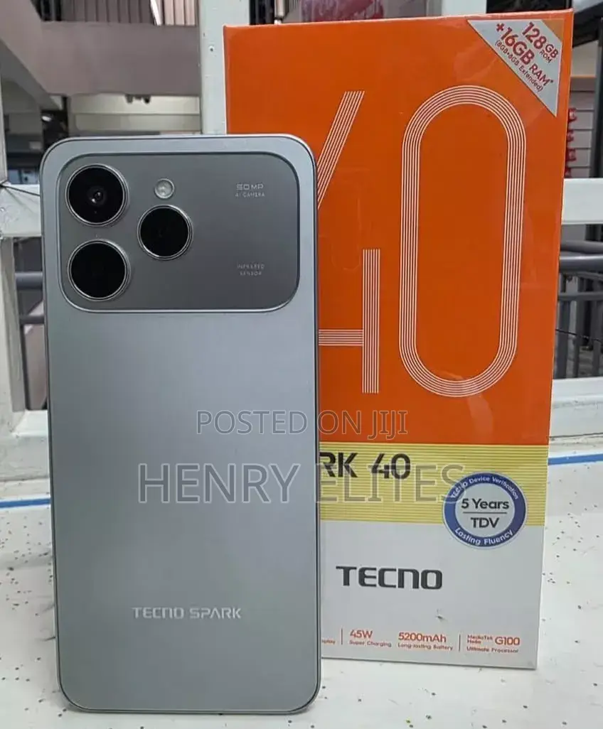 New Tecno Spark 40 128 GB Silver