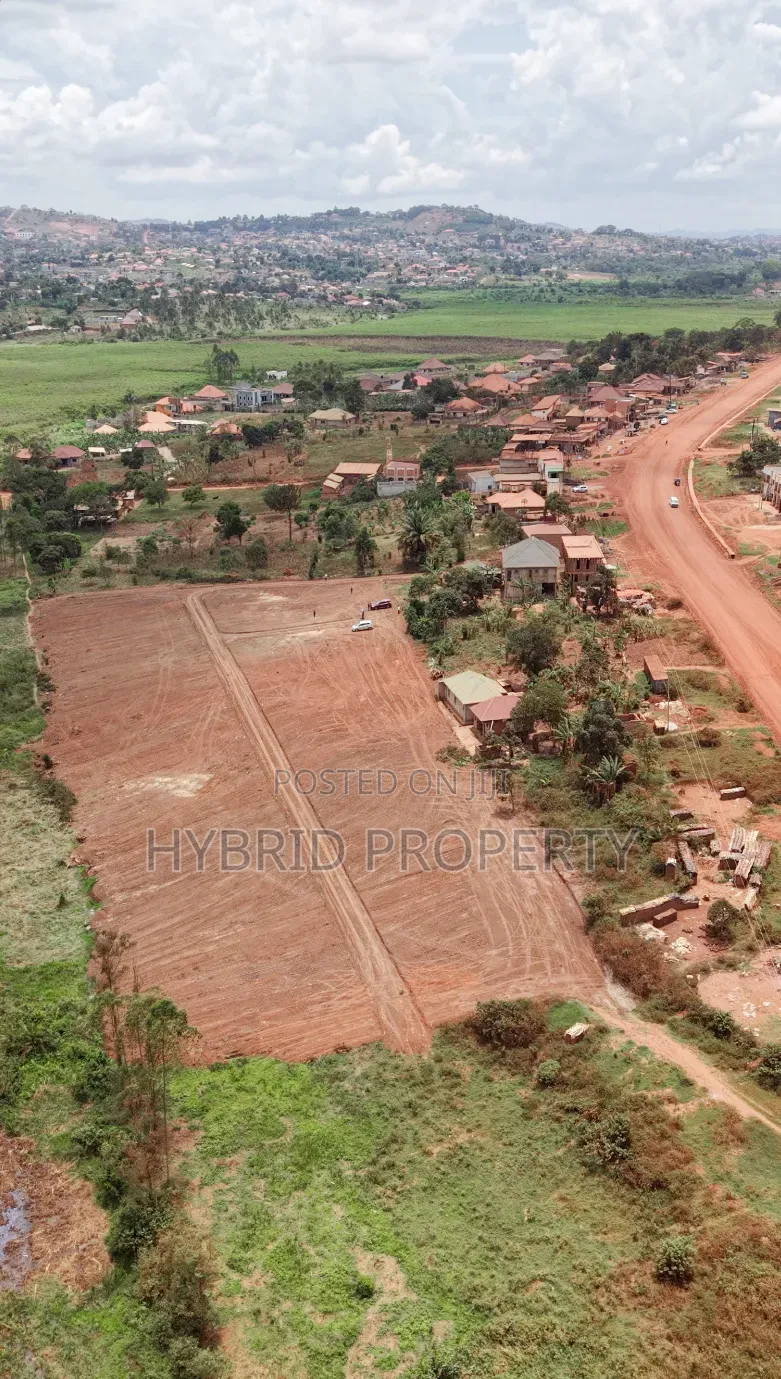Prime Plots for Sale in Ssisa Town Along Entebbe Road V.