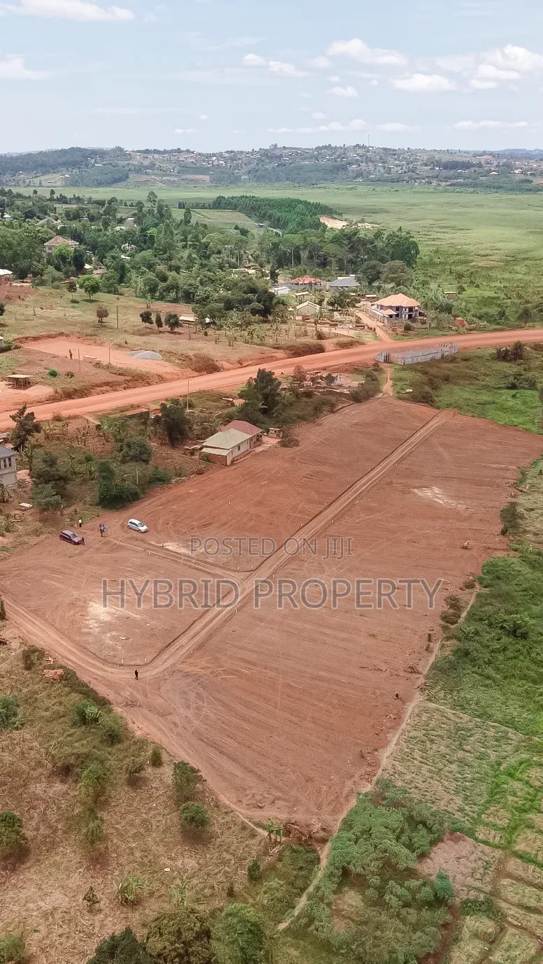 Prime Plots for Sale in Ssisa Town Along Entebbe Road V.