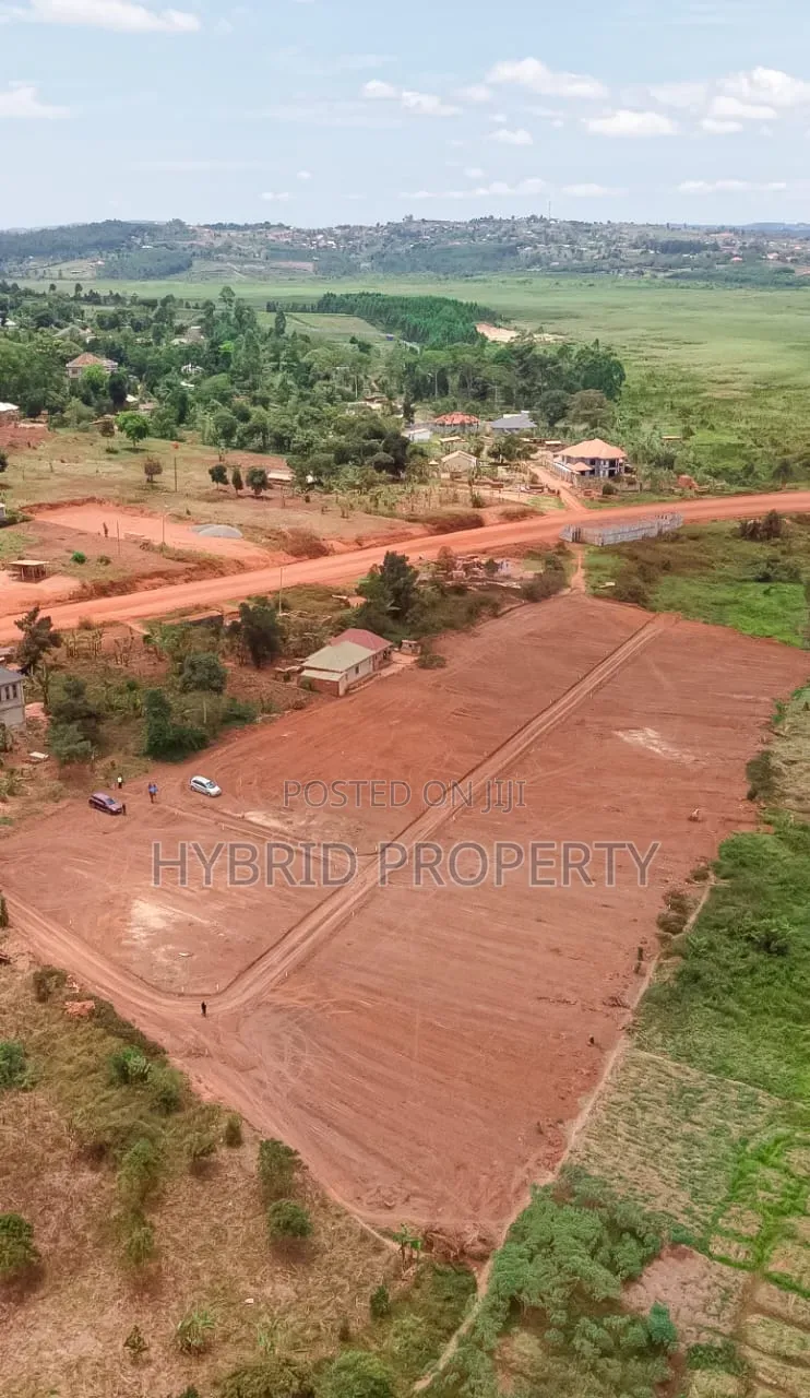 Prime Plots for Sale in Ssisa Town Along Entebbe Road V.