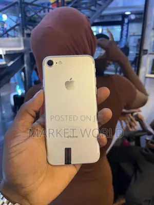 Apple iPhone 7 32 GB Silver