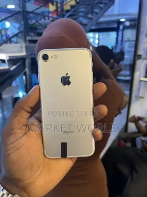 Apple iPhone 7 32 GB Silver