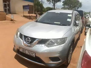 Nissan X-Trail 2.0 Petrol FWD 2015 Silver
