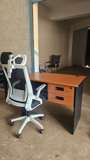 Adjustable Black White Office Chair and Table
