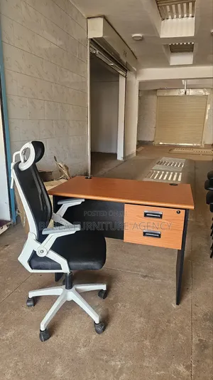Adjustable Black White Office Chair and Table
