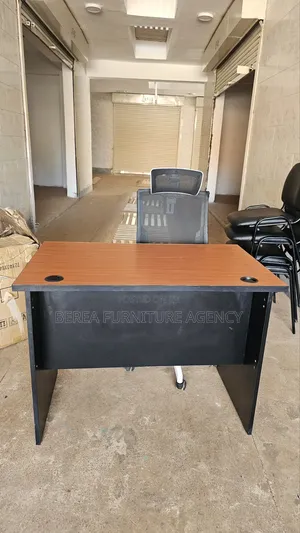 Adjustable Black White Office Chair and Table