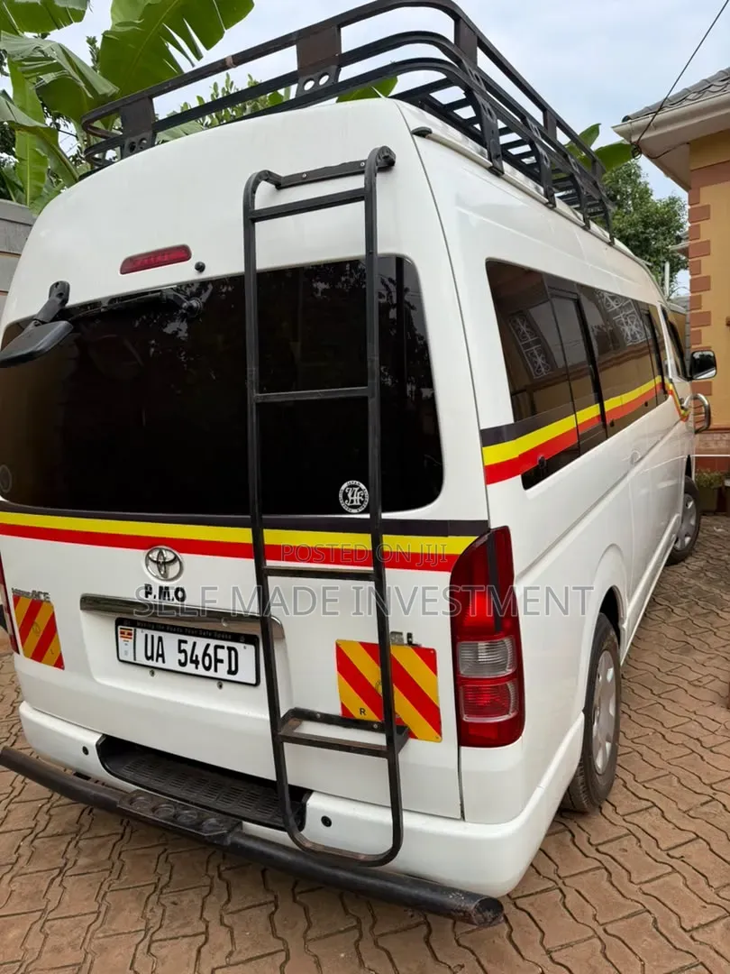 Toyota HiAce 2013 White
