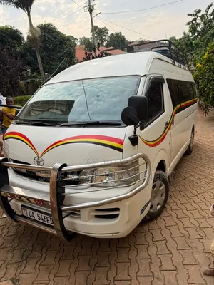 Toyota HiAce 2013 White