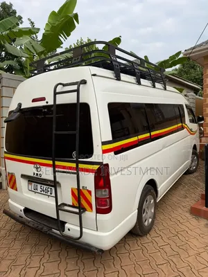 Toyota HiAce 2013 White