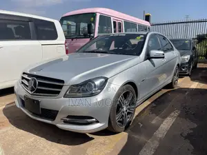 Mercedes-Benz C180 2014 Silver
