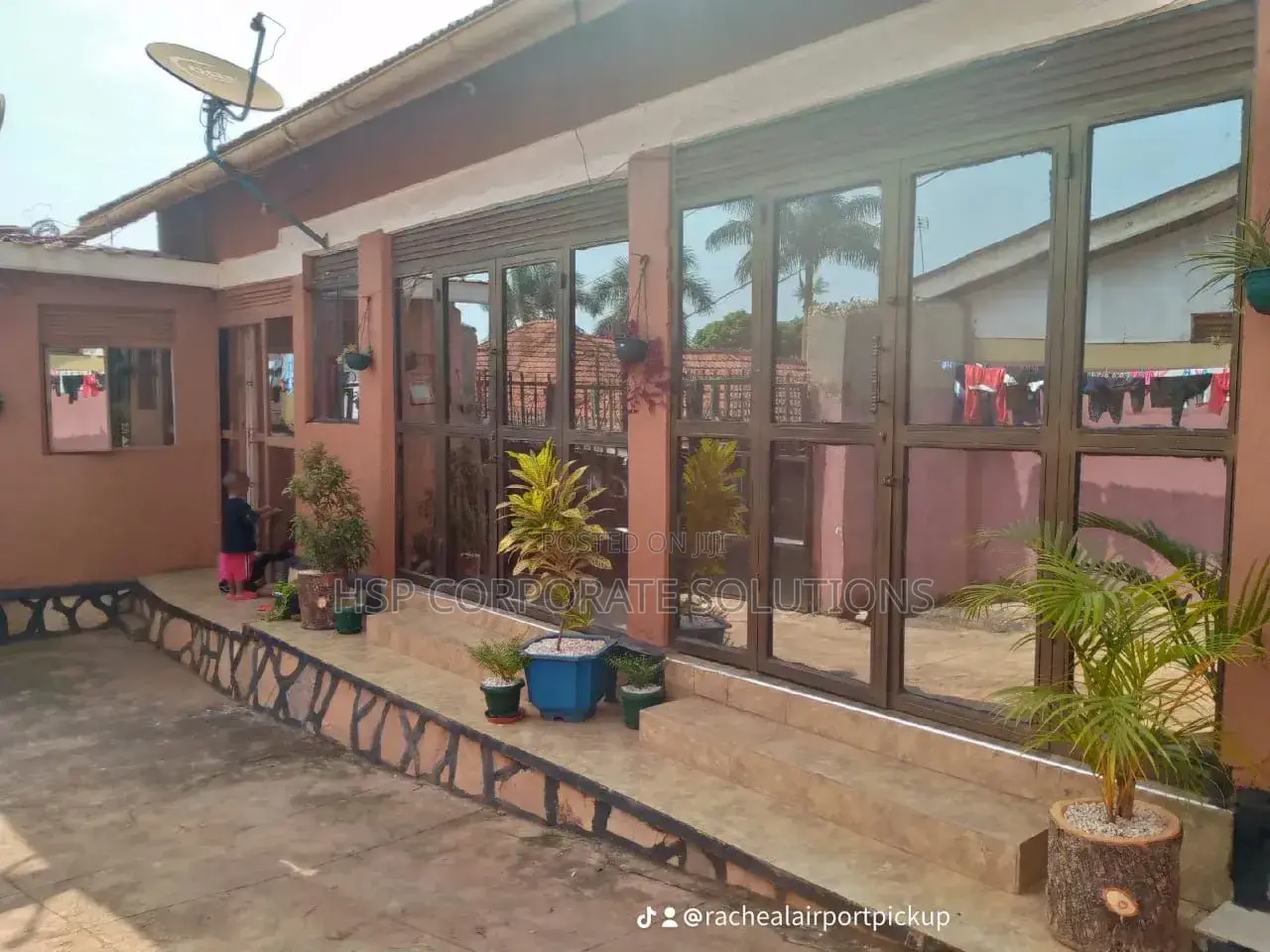 Furnished 2bdrm Room & Parlour in Makindye for sale