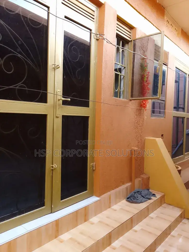Furnished 2bdrm Room & Parlour in Makindye for sale