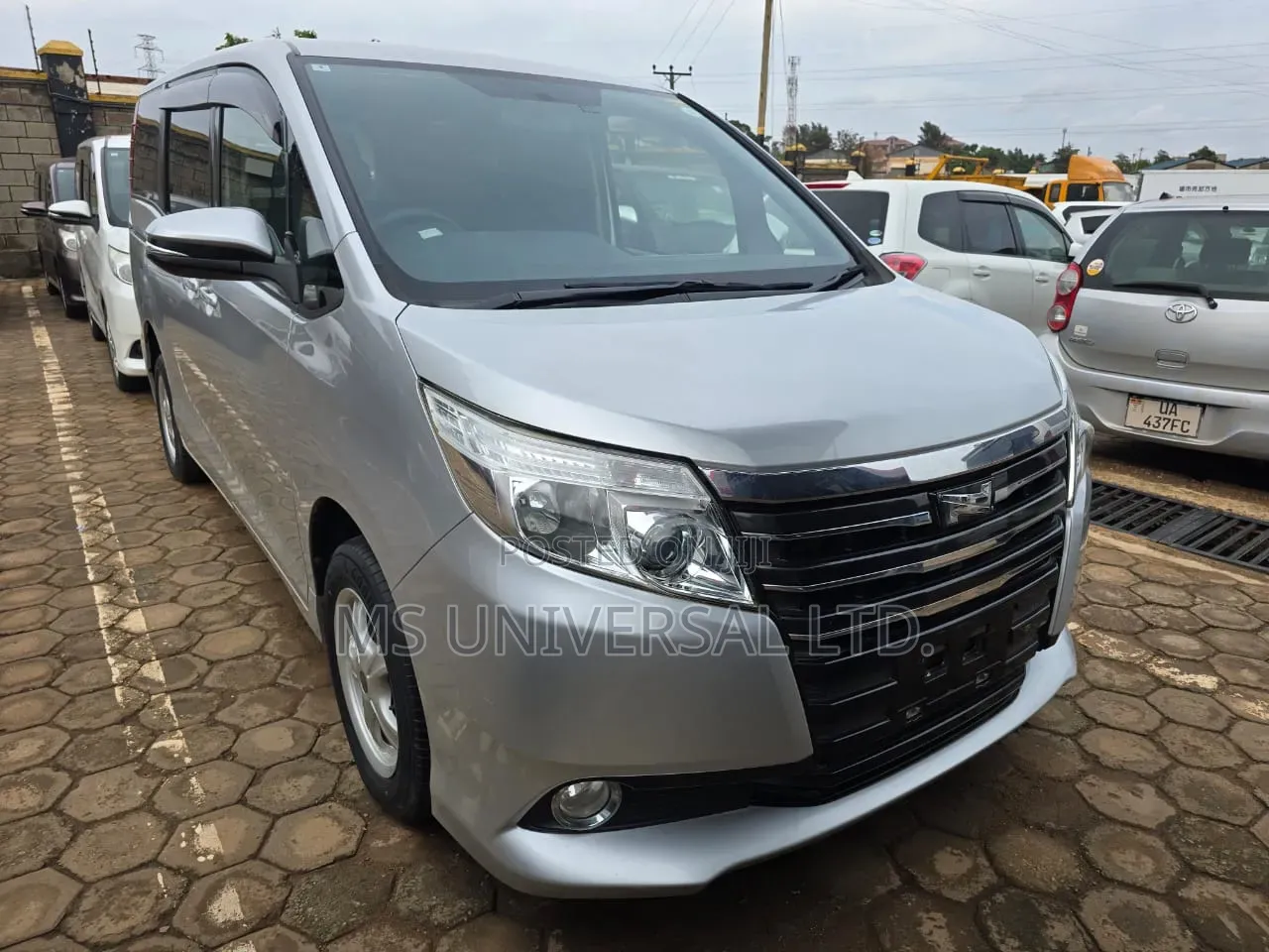 Toyota Noah 2.0 FWD (8 Seater) 2016 Silver