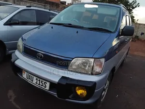 Toyota Noah 2001 Blue