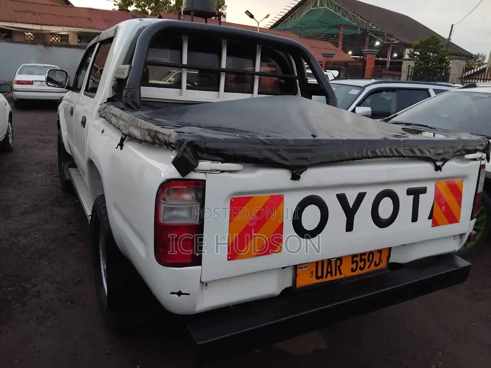Toyota Hilux 2003 White