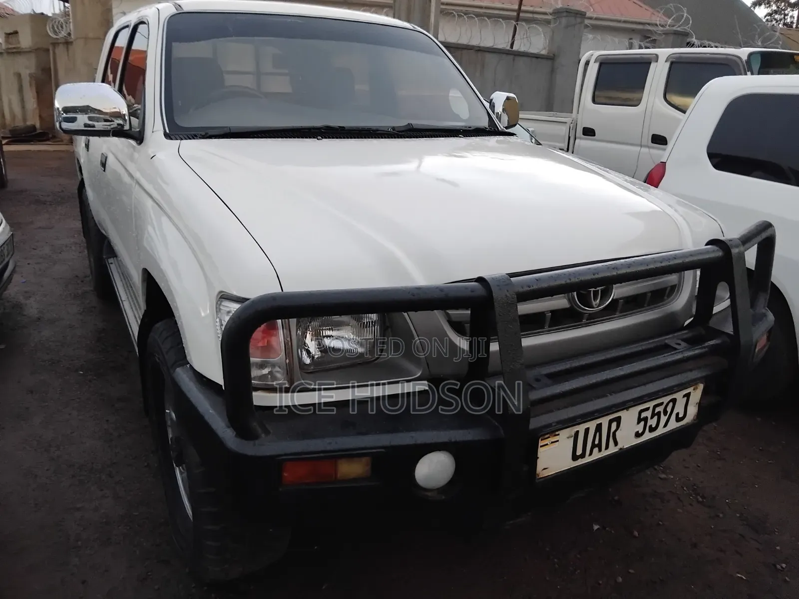Toyota Hilux 2003 White