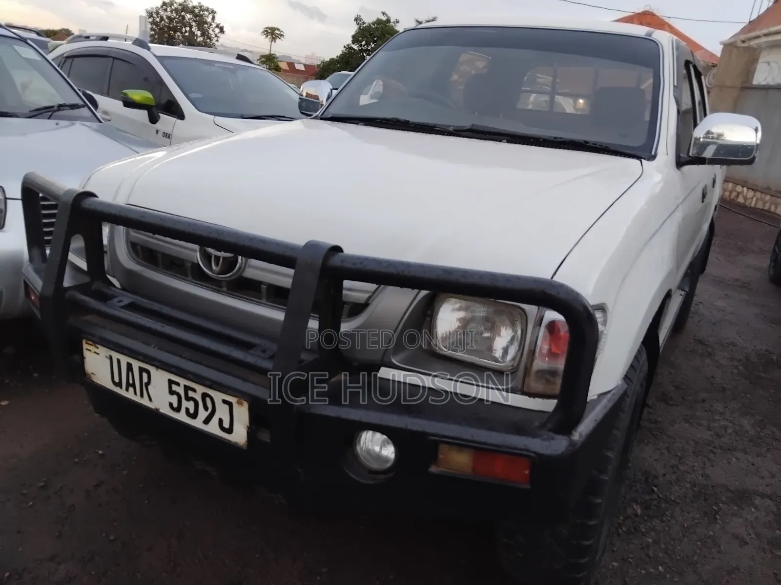 Toyota Hilux 2003 White