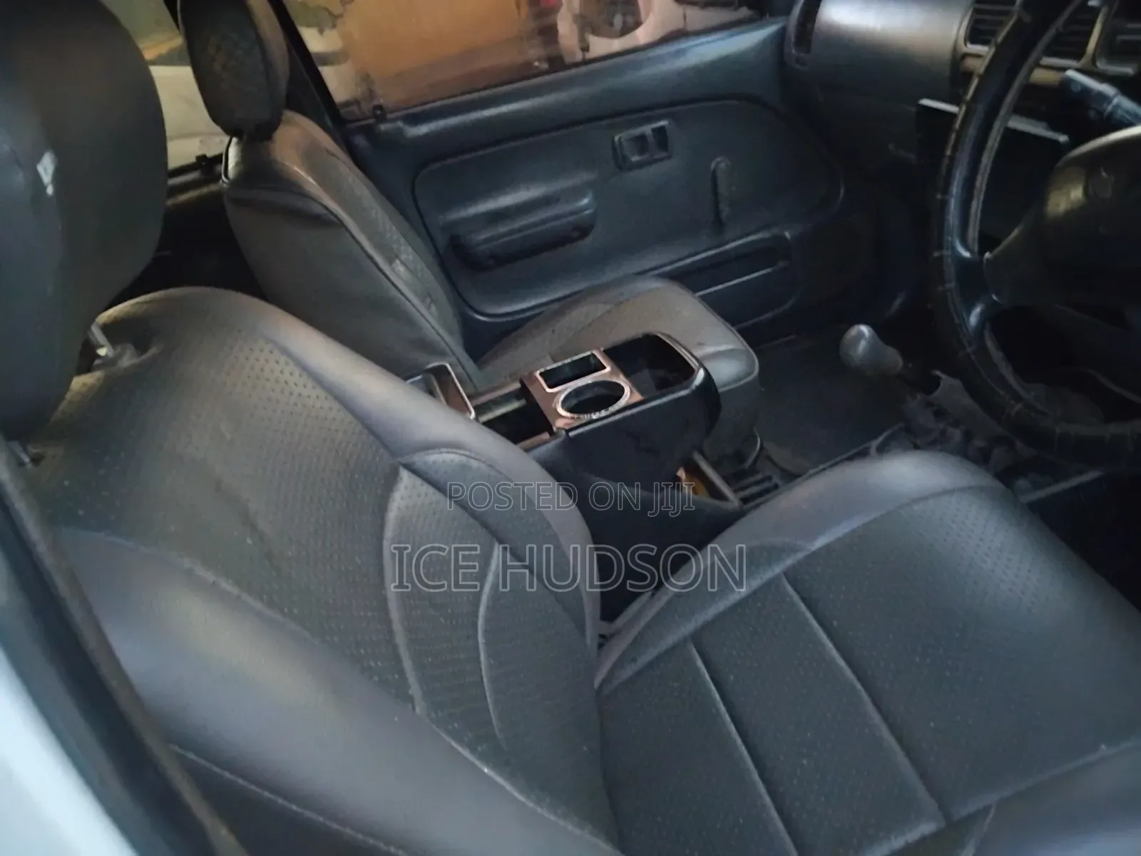 Toyota Hilux 2003 White