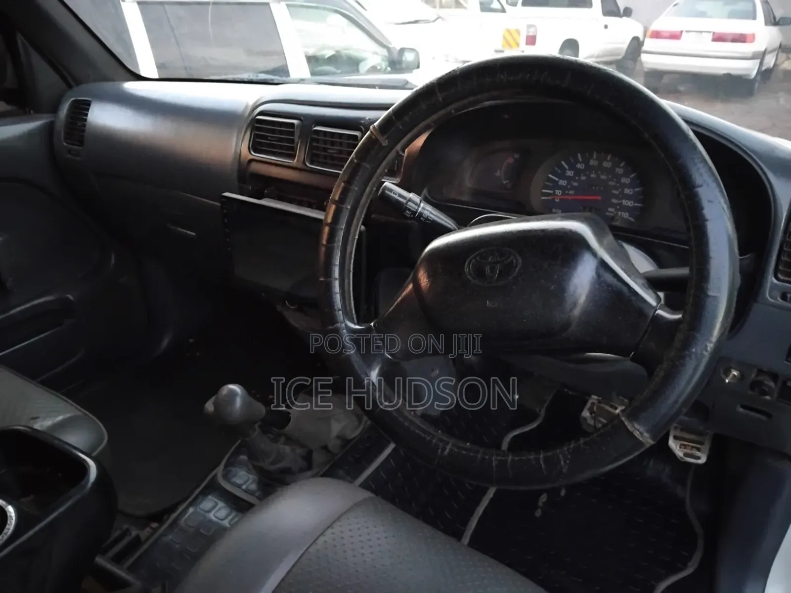 Toyota Hilux 2003 White
