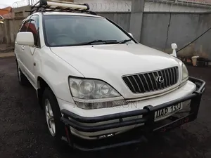 Toyota Harrier 1999 White