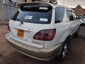 Toyota Harrier 2000 White