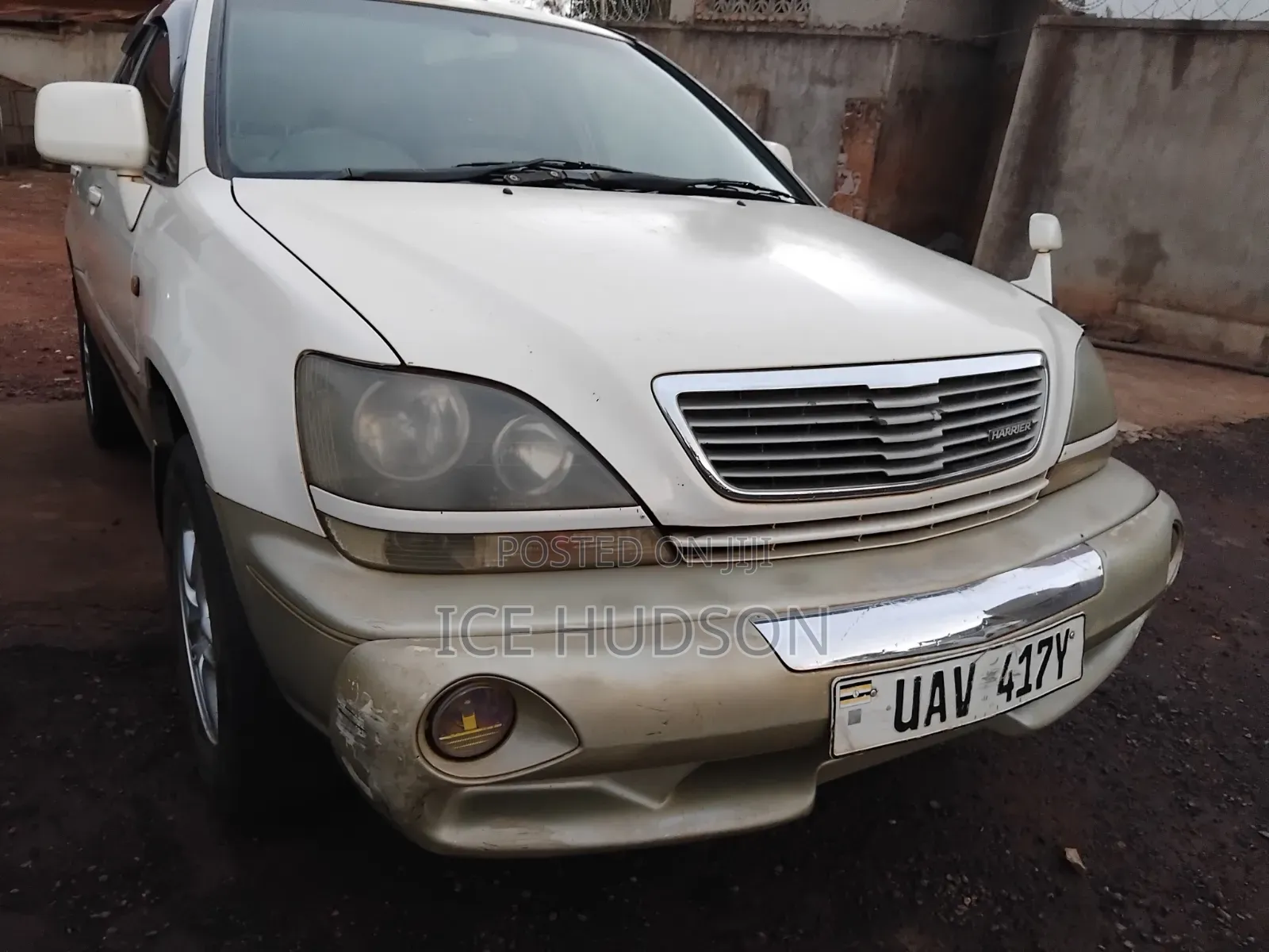 Toyota Harrier 2000 White