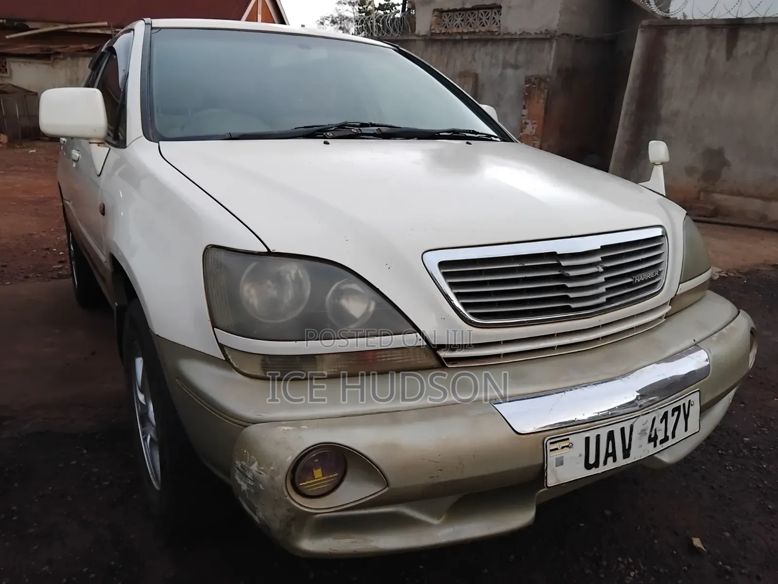 Toyota Harrier 2000 White
