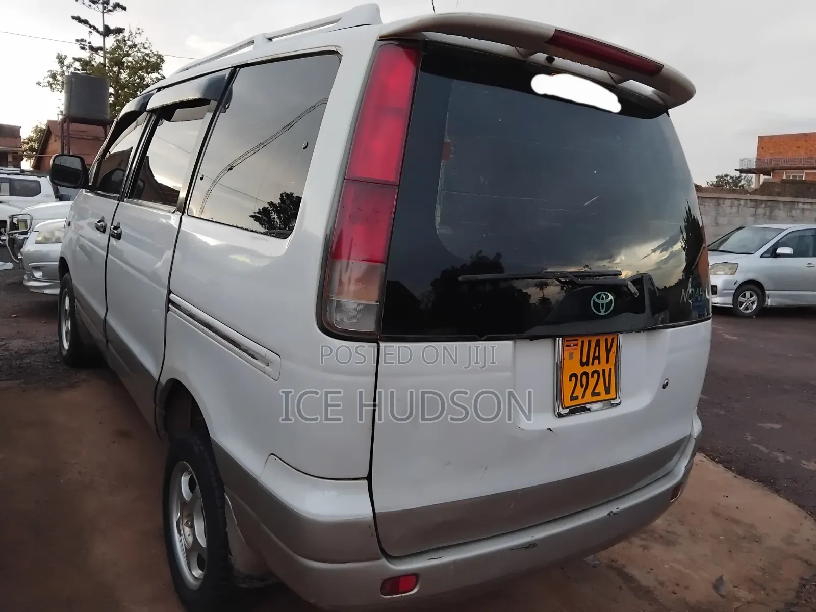Toyota TownAce Noah 1999 White