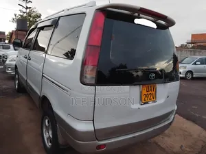 Toyota TownAce Noah 1999 White
