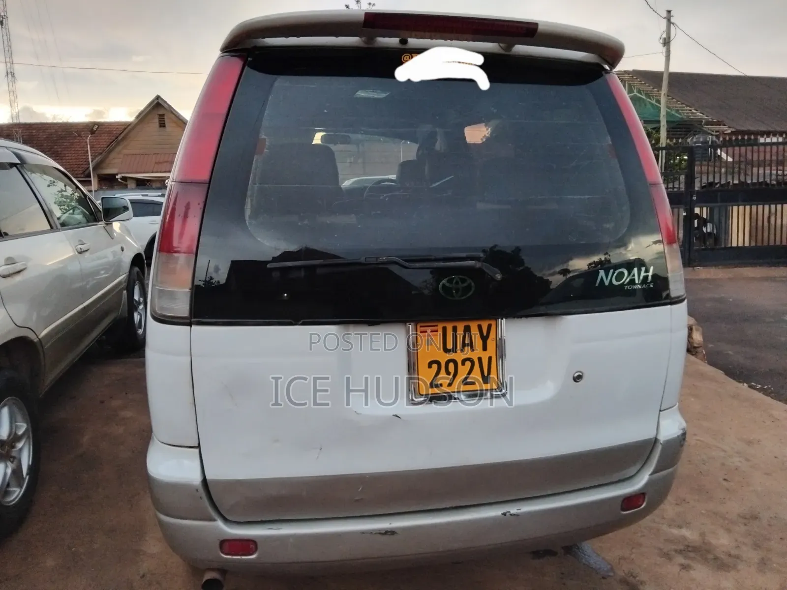 Toyota TownAce Noah 1999 White