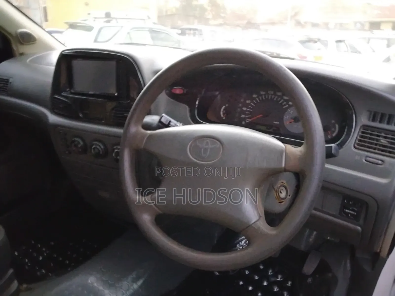 Toyota TownAce Noah 1999 White