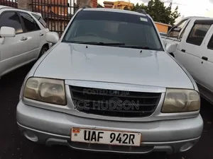 Suzuki Escudo 2002 Silver