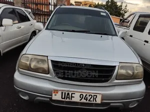 Suzuki Escudo 2002 Silver