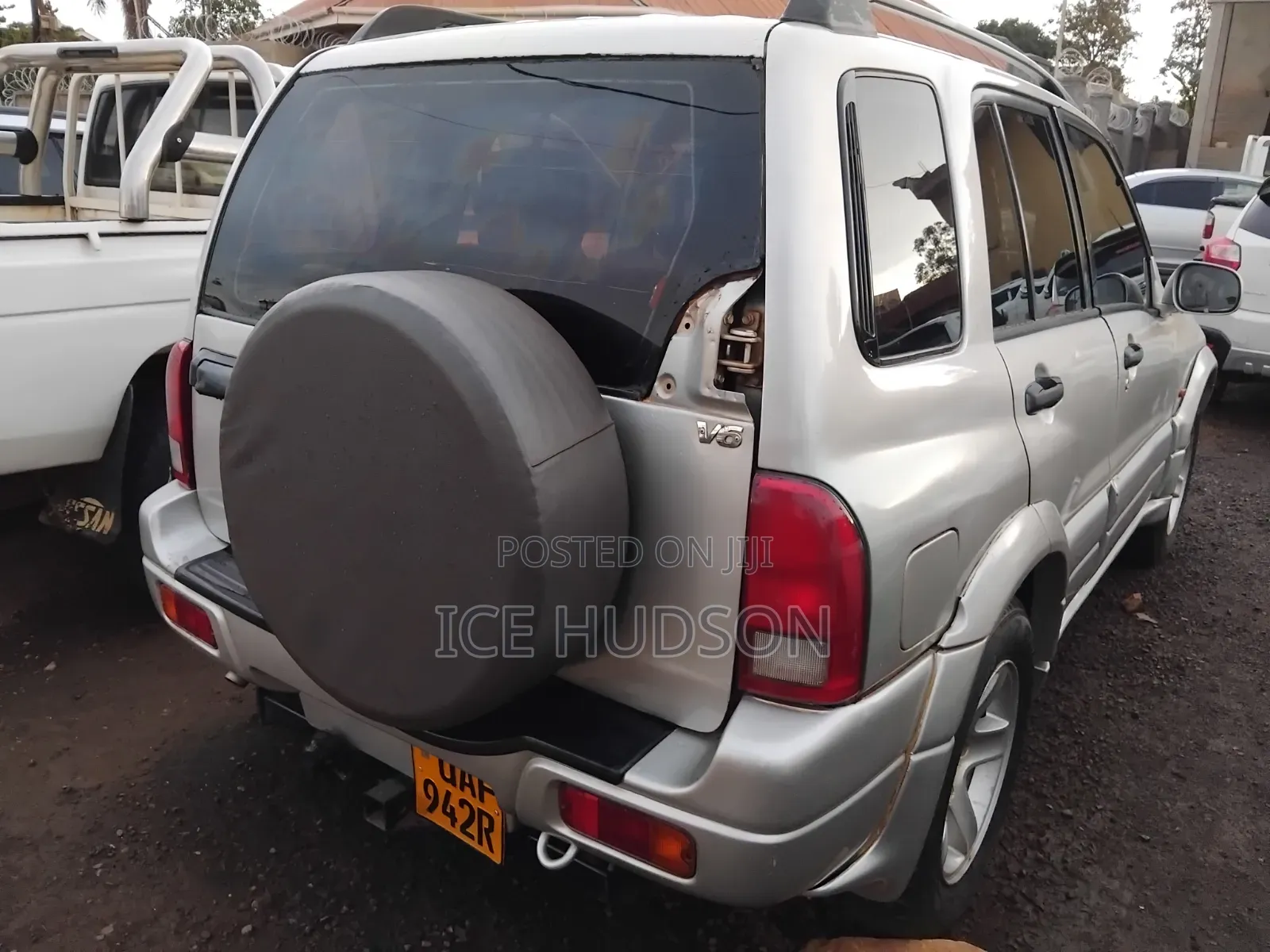 Suzuki Escudo 2002 Silver