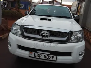 Toyota Hilux 2015 White