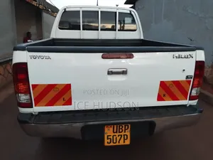 Toyota Hilux 2015 White