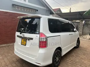 Toyota Noah 2009 White